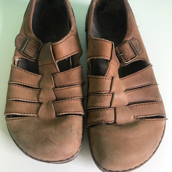 fisherman closed toe sandals